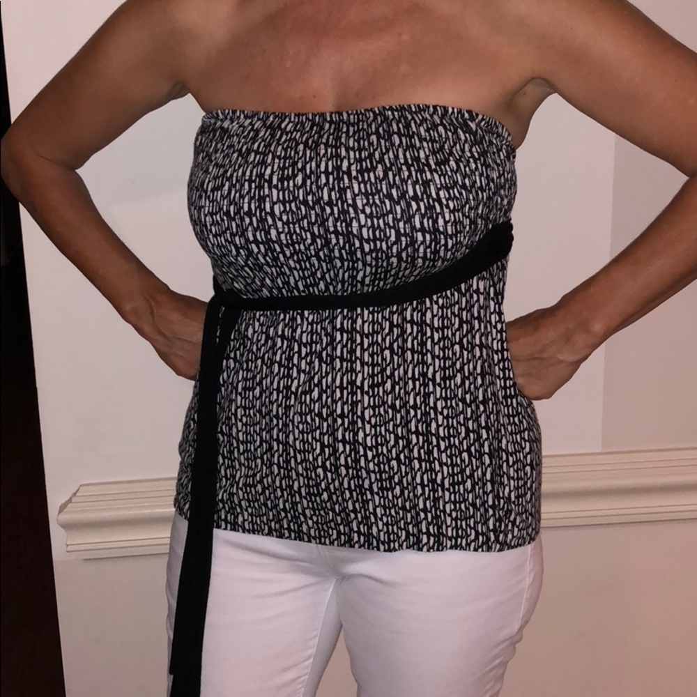 Strapless tube top